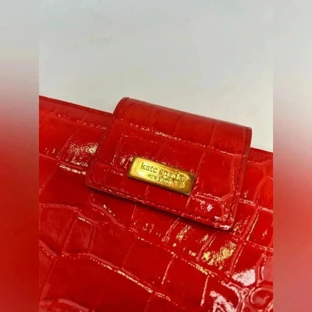 KATE SPADE CLUTCH WALLET
